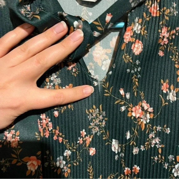 Vintage SEARS Green Floral Bow Tie Front Blouse Top ~ Size S - Picture 3 of 8